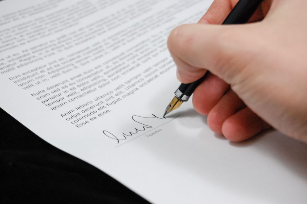 Document contractuel montrant les obligations des parties contrat en France